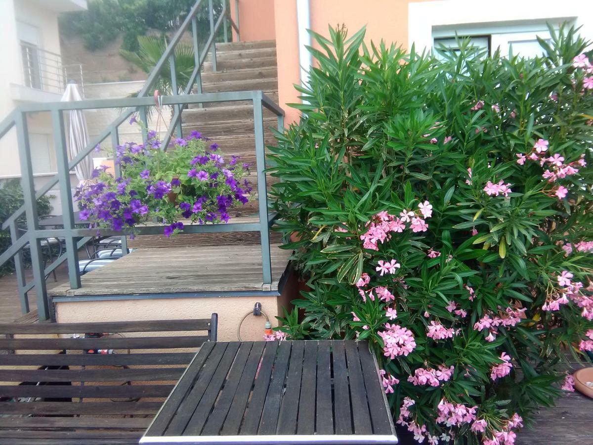 סנג' Apartments Mare Croatia מראה חיצוני תמונה